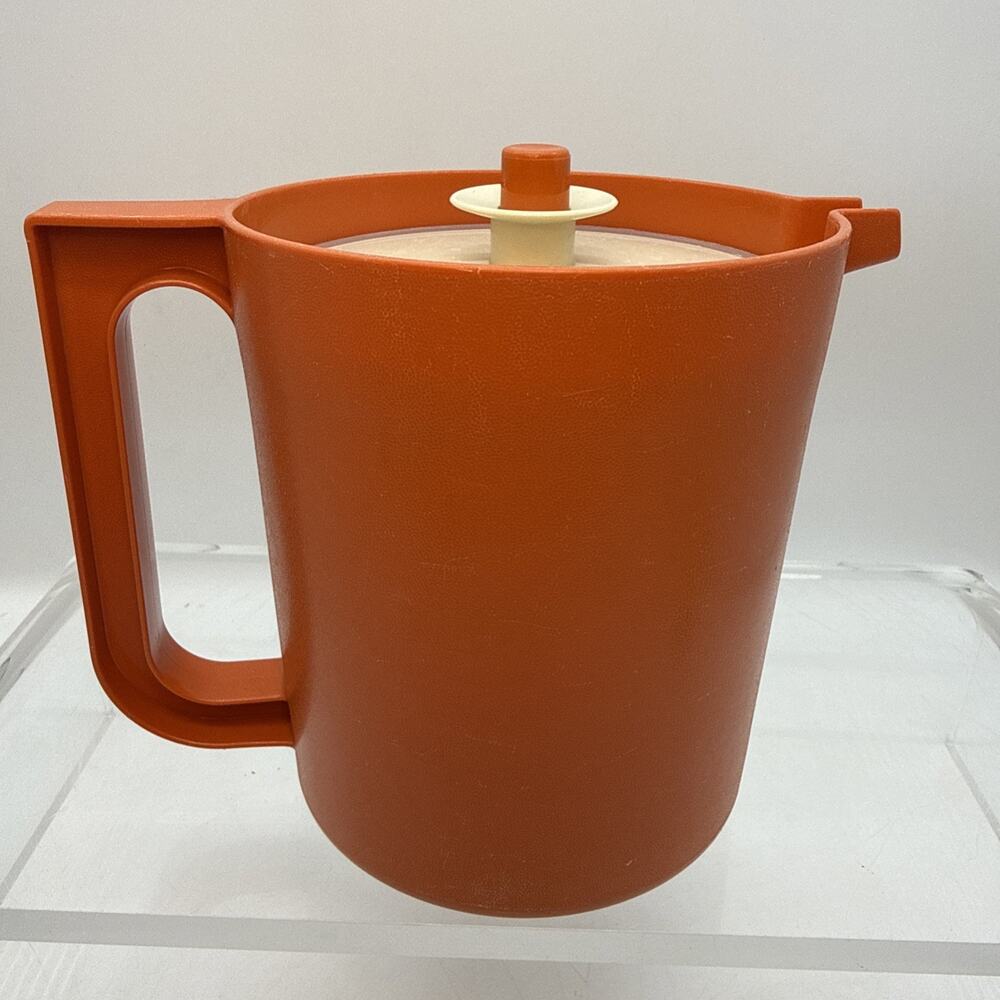 VTG Tupperware Small Short Pitcher with a push-button seal lid 1575-4 Orange MCM